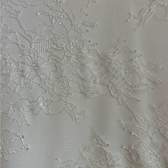 Formal Lace White Trailing Dress, size XS - Picture 4 of 5